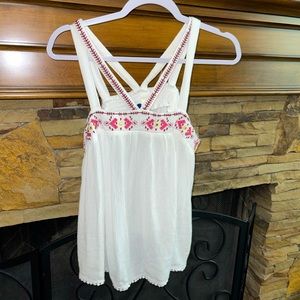 FRANCESCA’S FLOWY TANK TOP